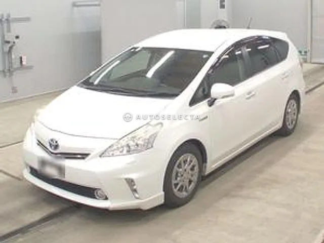 Toyota Prius Alpha 2014, auction grade 3.5