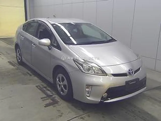 Toyota Prius 2014, auction grade 3.5