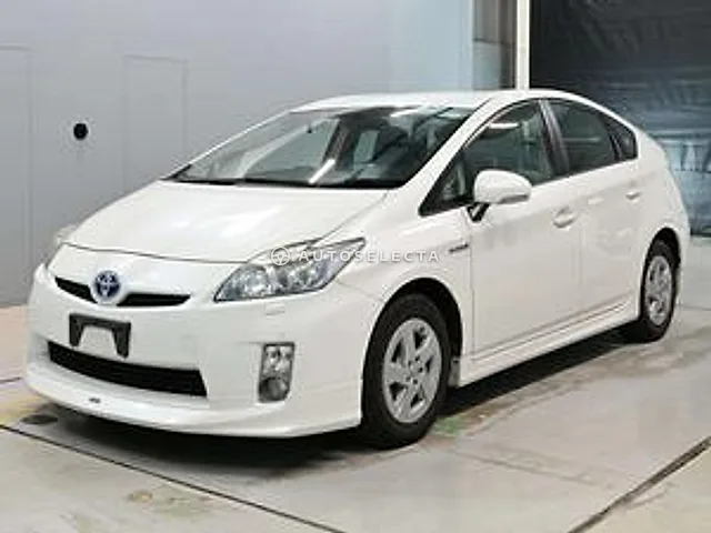 Toyota Prius 2011, auction grade 4