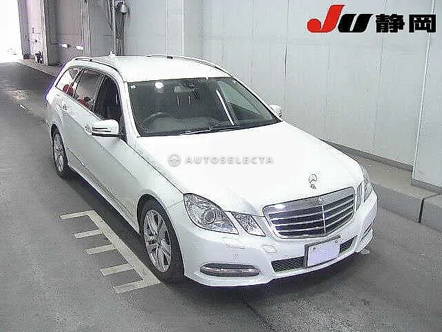 Mercedes-Benz E-Class Station Wagon 2011, auction grade 4