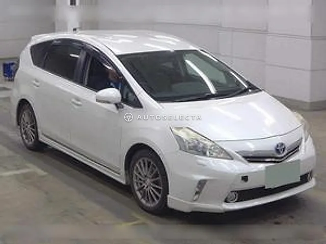 Toyota Prius Alpha 2011, auction grade 3.5