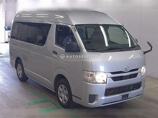 Toyota Hiace Van 2020, auction grade 3.5