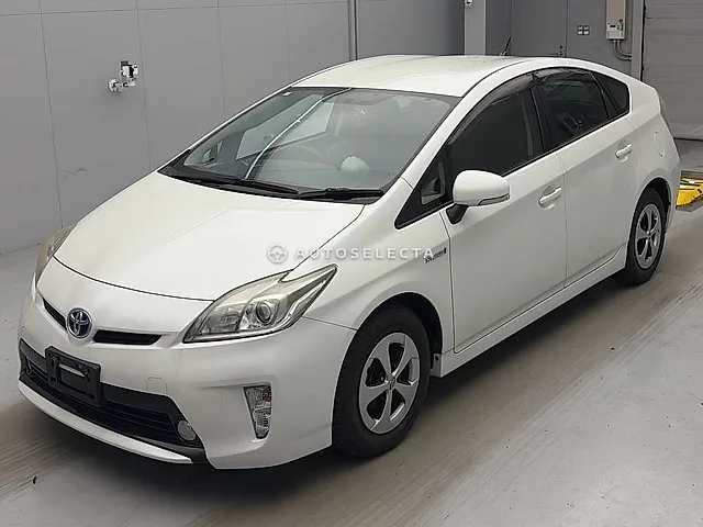 Toyota Prius 2015, auction grade 4