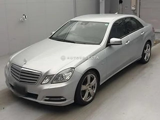 Mercedes-Benz E-Class 2011, auction grade RA