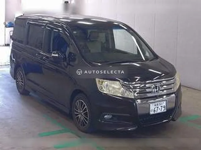 Honda Stepwgn Spada 2010, auction grade 3.5