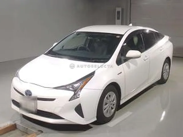 Toyota Prius 2017, auction grade 3.5