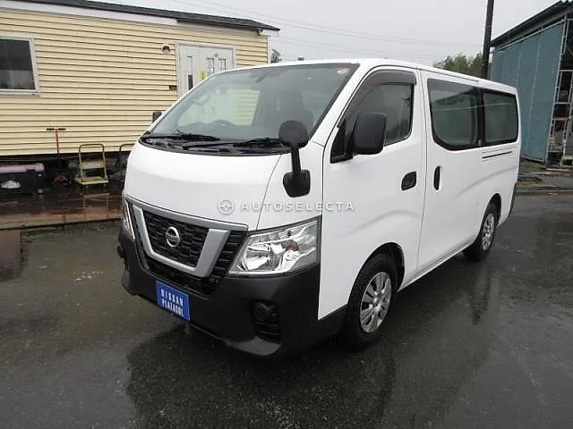 Nissan NV350 Caravan 2018, auction grade 3.5