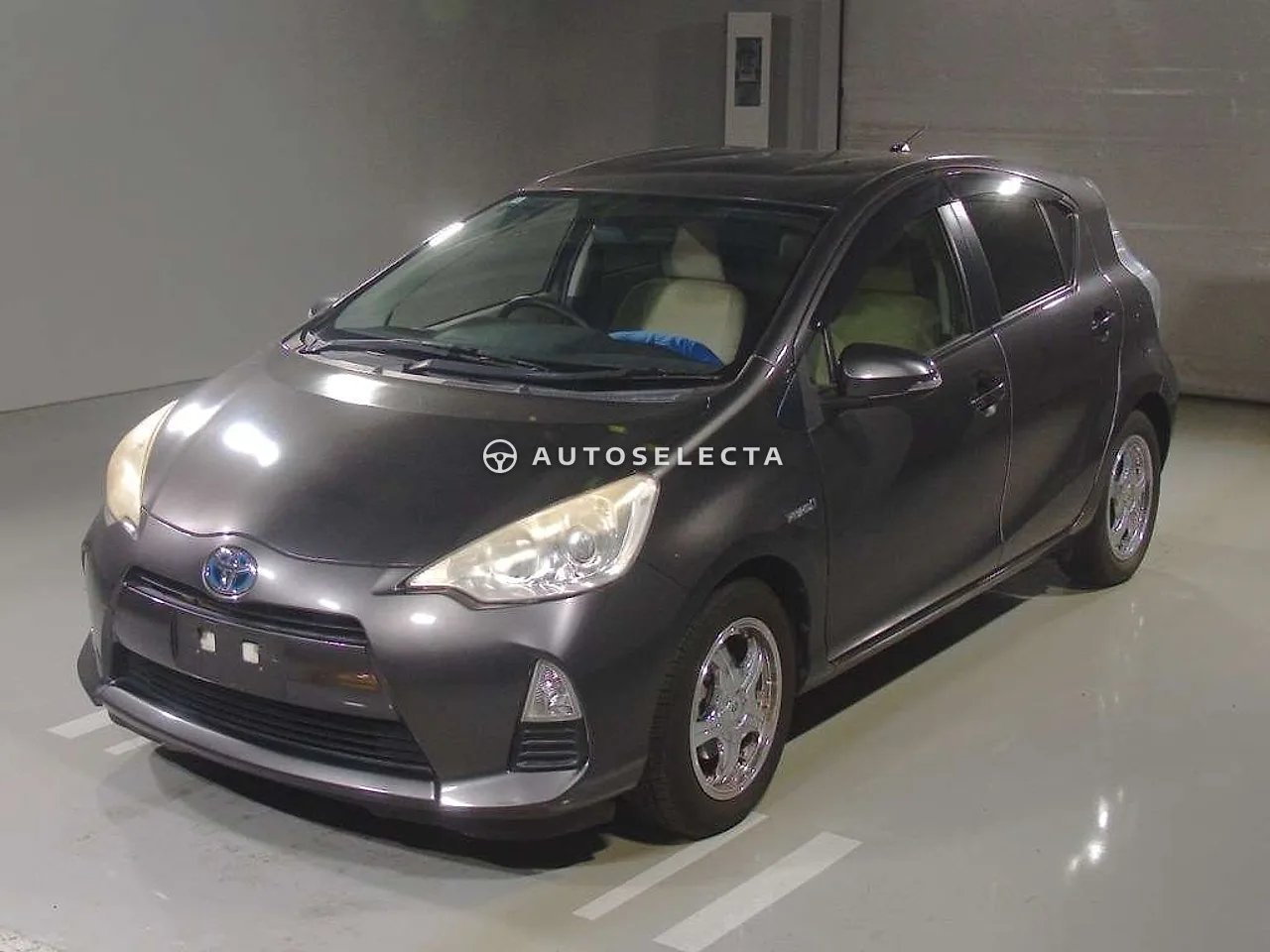 Toyota Aqua 2012, photo 1 of 1