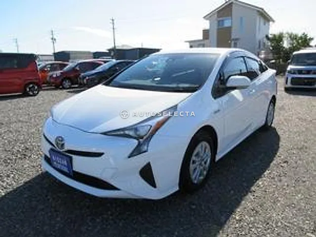Toyota Prius 2017, auction grade 3.5