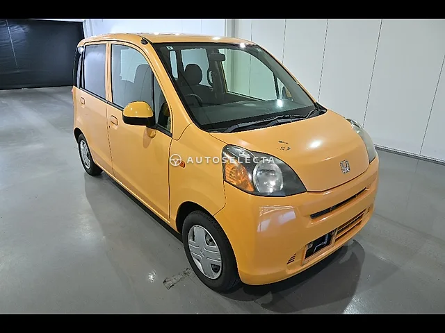 Honda Life 2009, auction grade 3