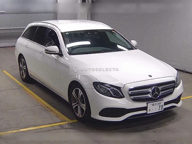 Mercedes-Benz E-Class Station Wagon 2018, auction grade 4.5