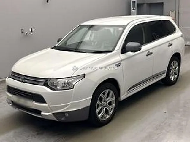 Mitsubishi Outlander PHEV 2013, auction grade R