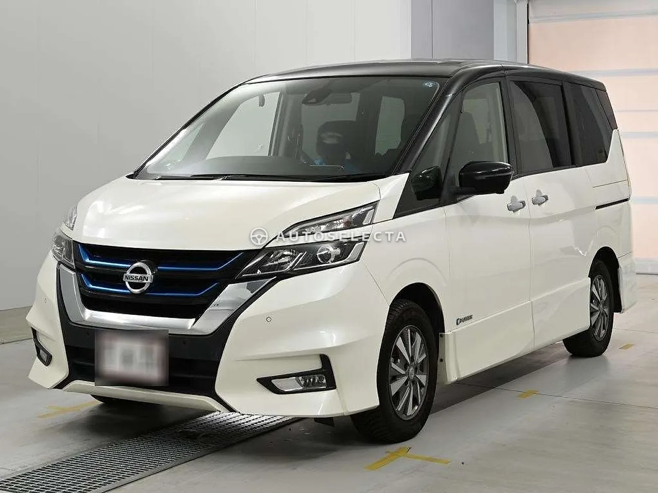 Nissan Serena 2019, photo 1 of 11