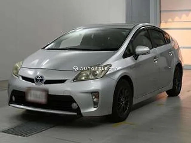 Toyota Prius 2013, auction grade RA