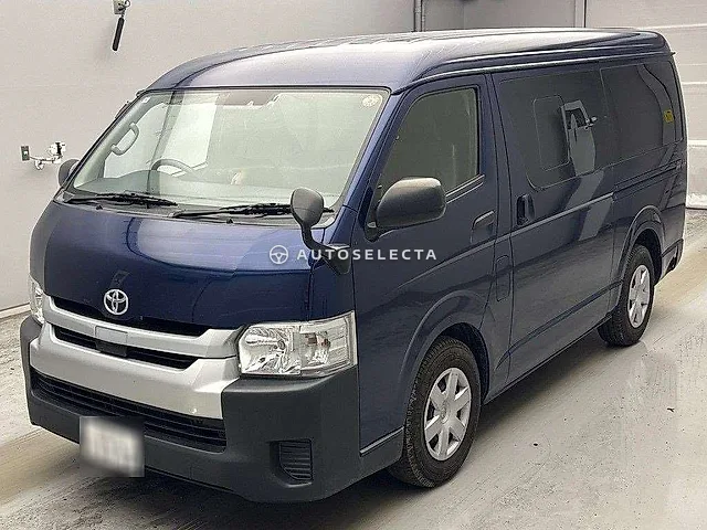 Toyota Hiace Wagon 2018, auction grade 3