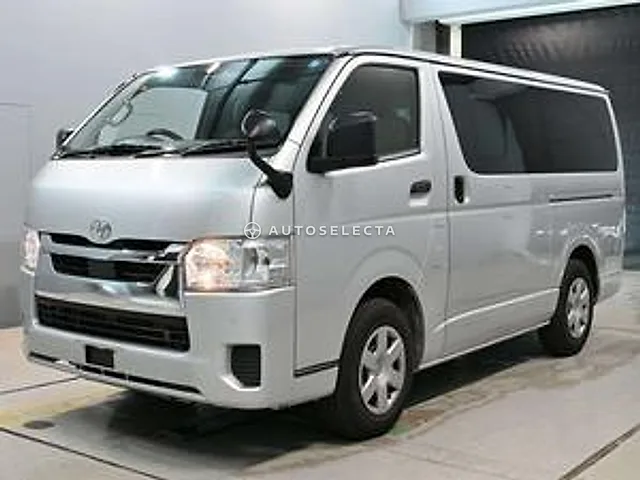 Toyota Hiace Van 2022, auction grade 3.5