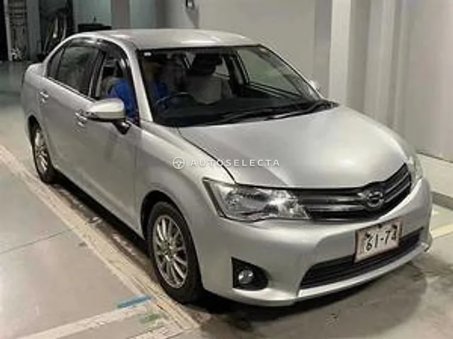 Toyota Corolla Axio 2013, auction grade 3.5