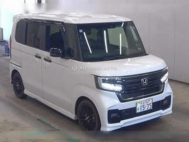 Honda N-BOX Custom 2023, auction grade 4.5