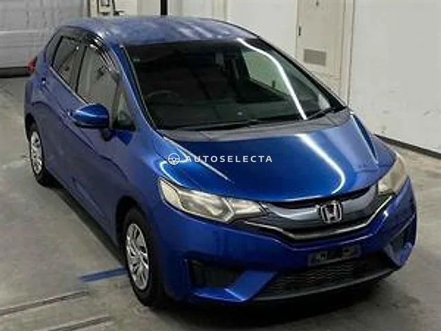 Honda Fit 2013, auction grade 3.5