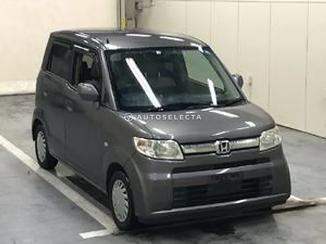Honda Zest 2007, auction grade R