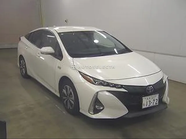 Toyota Prius 2017, auction grade R