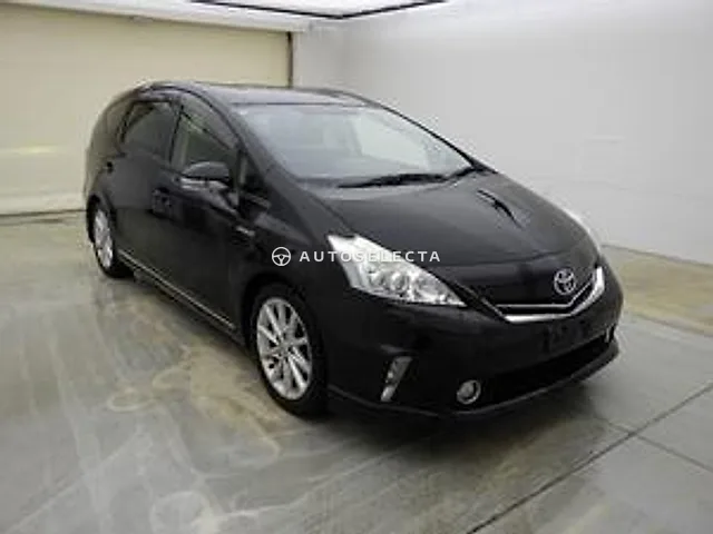 Toyota Prius Alpha 2013, auction grade 3