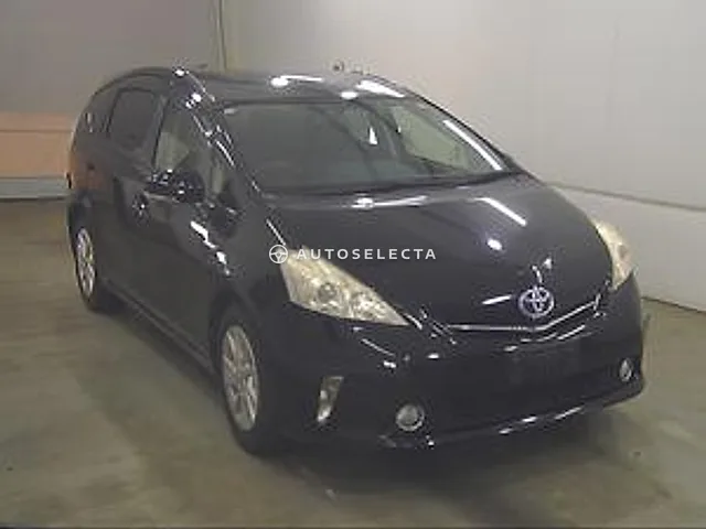 Toyota Prius Alpha 2012, auction grade 3