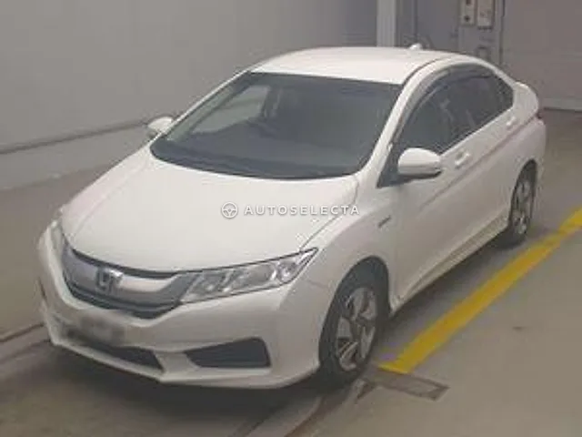 Honda Grace 2015, auction grade 4
