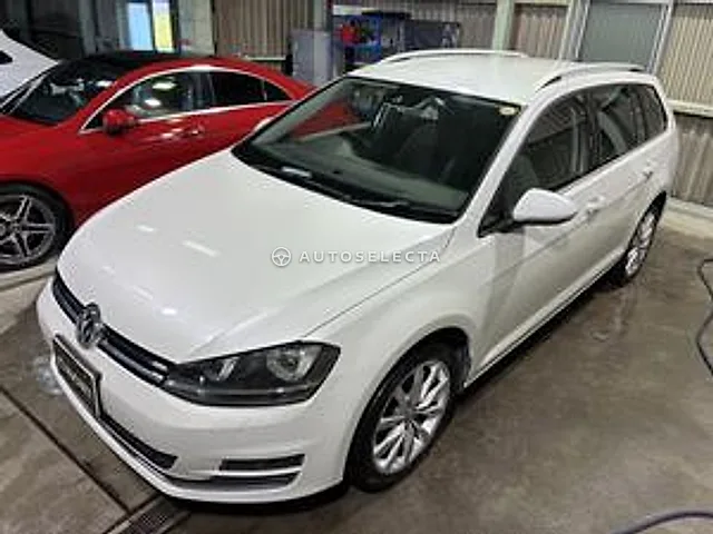 Volkswagen Golf Variant 2016, auction grade 4