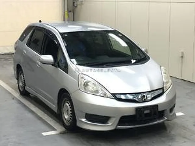 Honda Fit Shuttle 2012, auction grade 3.5