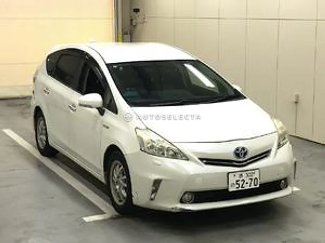 Toyota Prius Alpha 2014, auction grade R