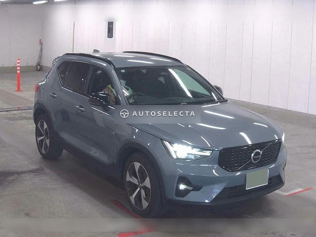 Volvo XC40 2022, photo 1 of 1