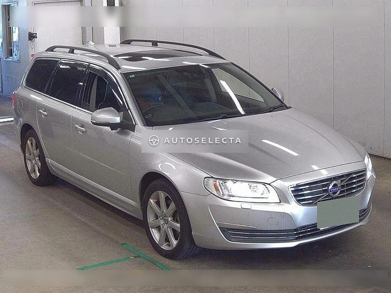 Volvo V70 2016, photo 1 of 6