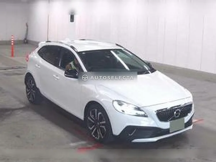 Volvo V40 2017, photo 1 of 6
