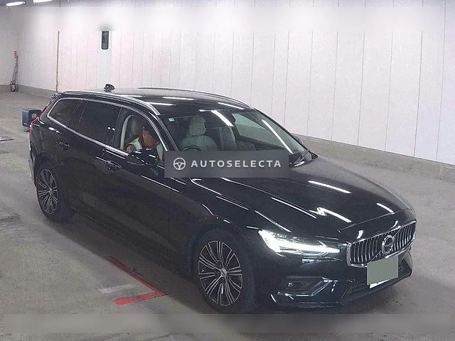 Volvo V60 2022, auction grade 4.5