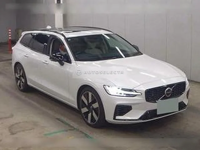 Volvo V60 2025, auction grade 5