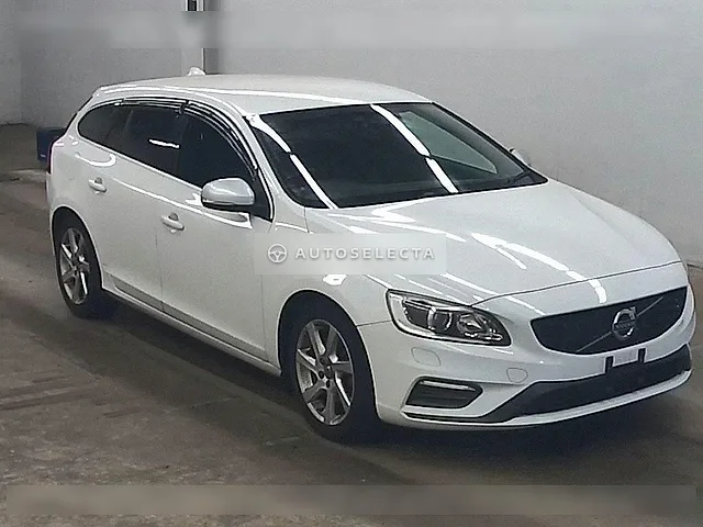 Volvo V60 2015, auction grade 4
