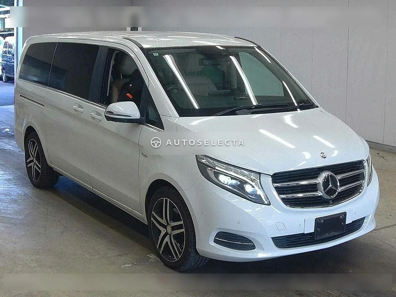 Mercedes-Benz V-Class 2016, photo 1 of 6