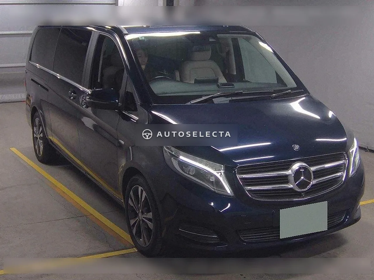 Mercedes-Benz V-Class 2016, photo 1 of 6