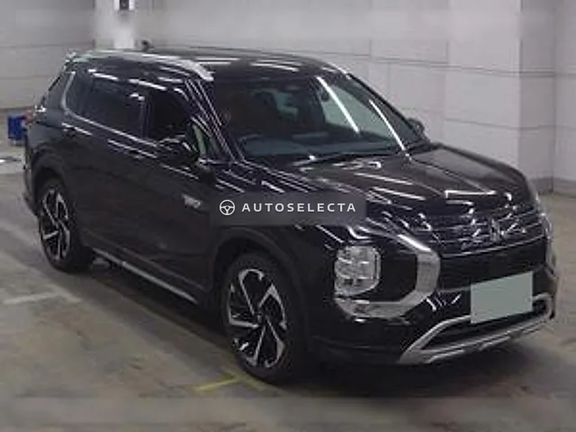 Mitsubishi Outlander PHEV 2023, auction grade 4.5