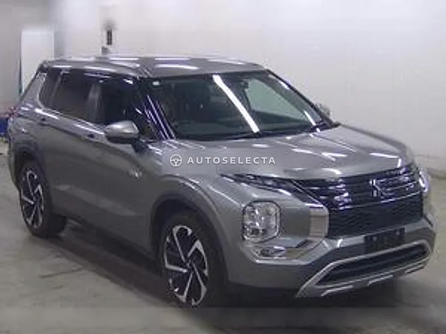 Mitsubishi Outlander PHEV 2023, auction grade 4