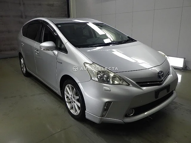 Toyota Prius Alpha 2013, auction grade 4