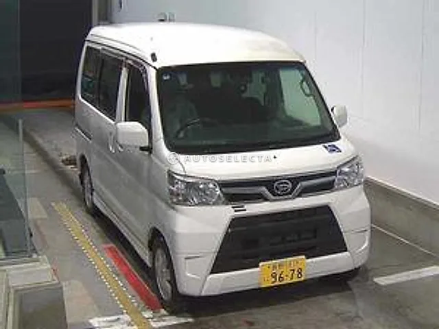 Daihatsu Atrai Wagon 2018, auction grade R