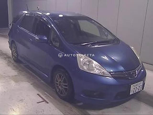 Honda Fit Shuttle 2012, auction grade 3.5