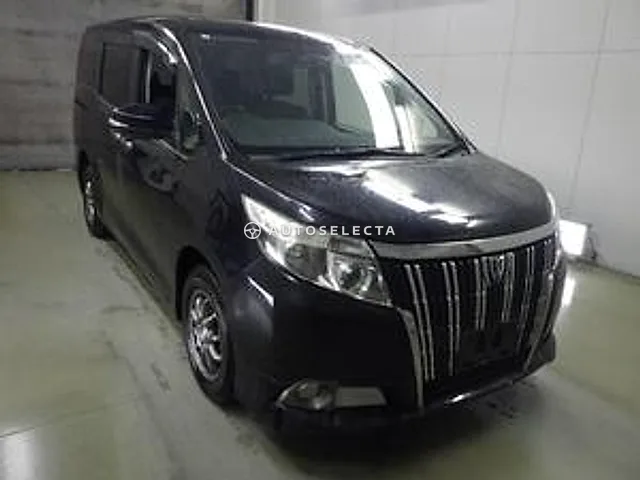 Toyota Esquire 2015, auction grade 2