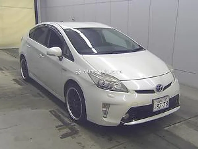 Toyota Prius 2014, auction grade 3.5