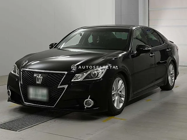 Toyota Crown 2015, auction grade 4