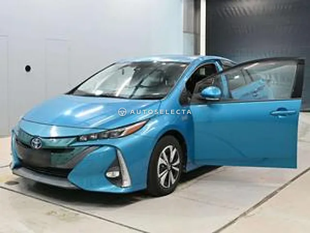 Toyota Prius PHV 2017, auction grade 4