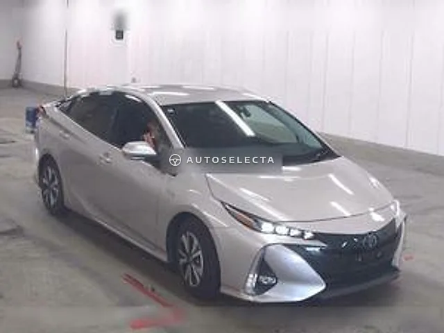 Toyota Prius PHV 2017, auction grade 4