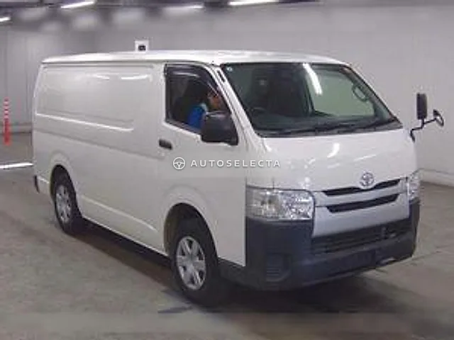 Toyota Hiace Van 2015, auction grade 3.5